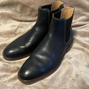 Clark’s Chelsea Boots size 11 US